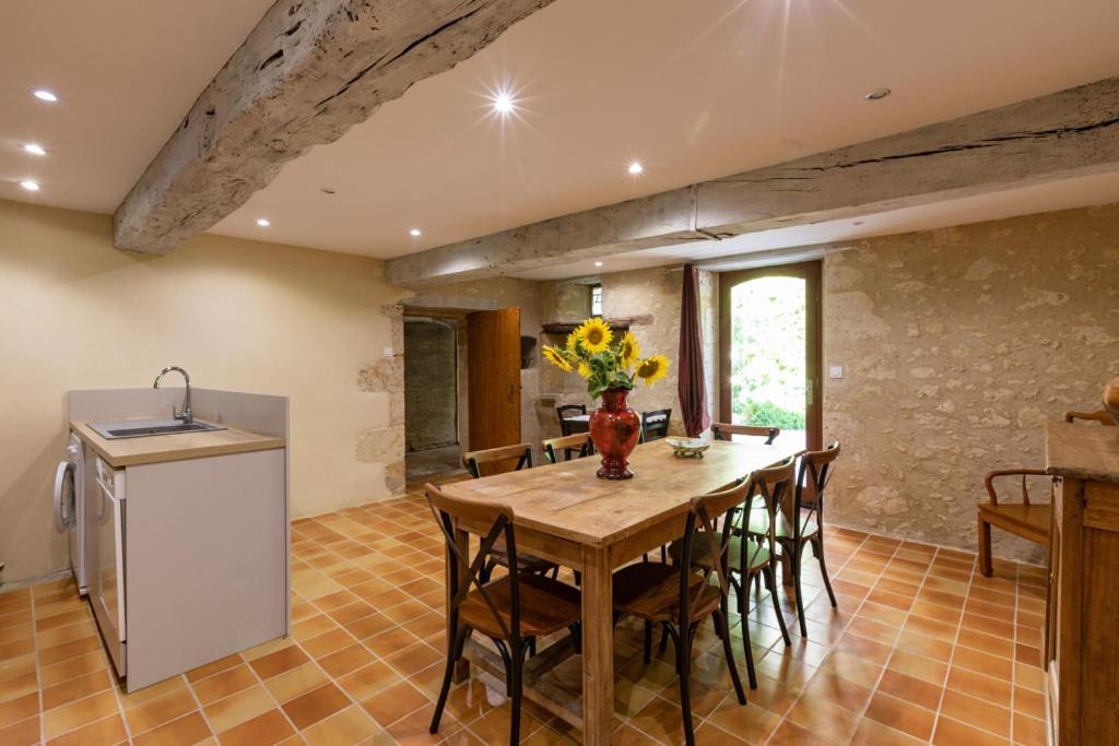 Bed and Breakfast Domaine De Laplan Cezan Exterior foto